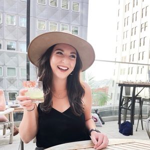 Meet your Posher, Jillian